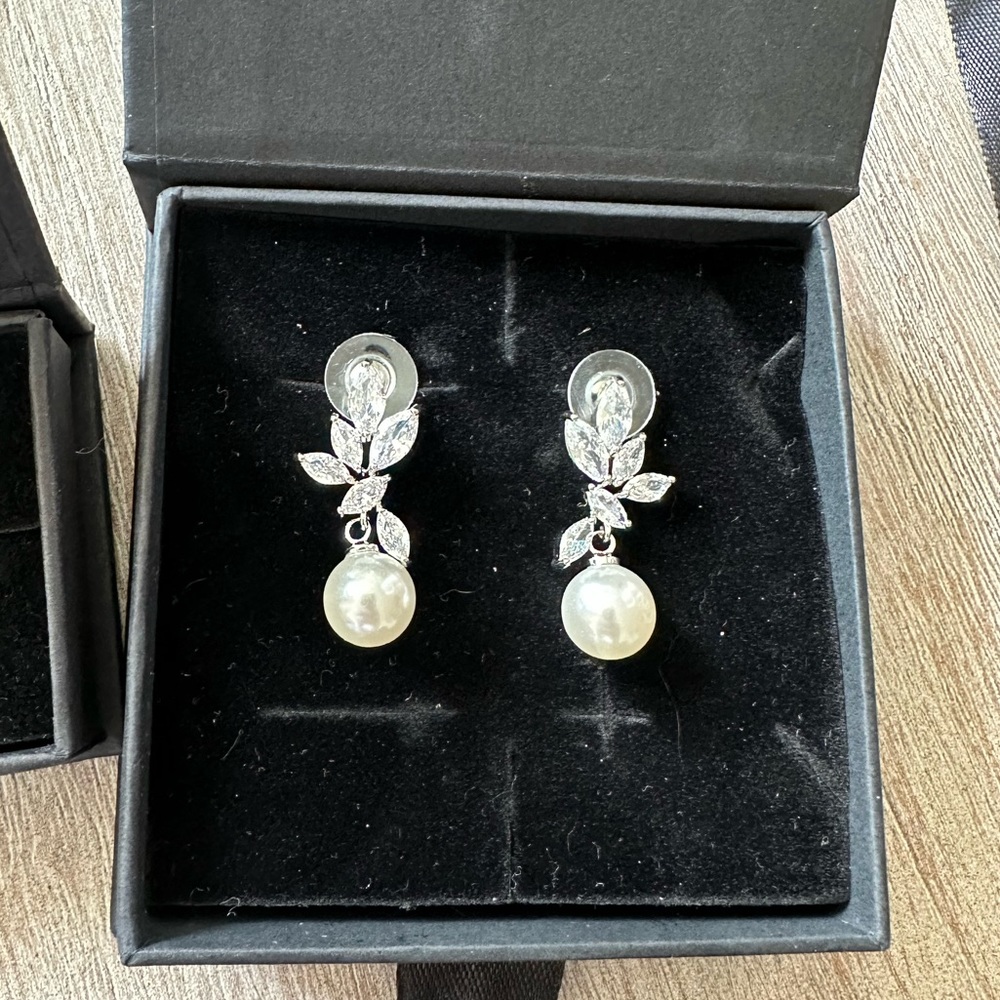 Copper Lane Gift Co Lily earrings. Brand new never worn. Rhodium.
